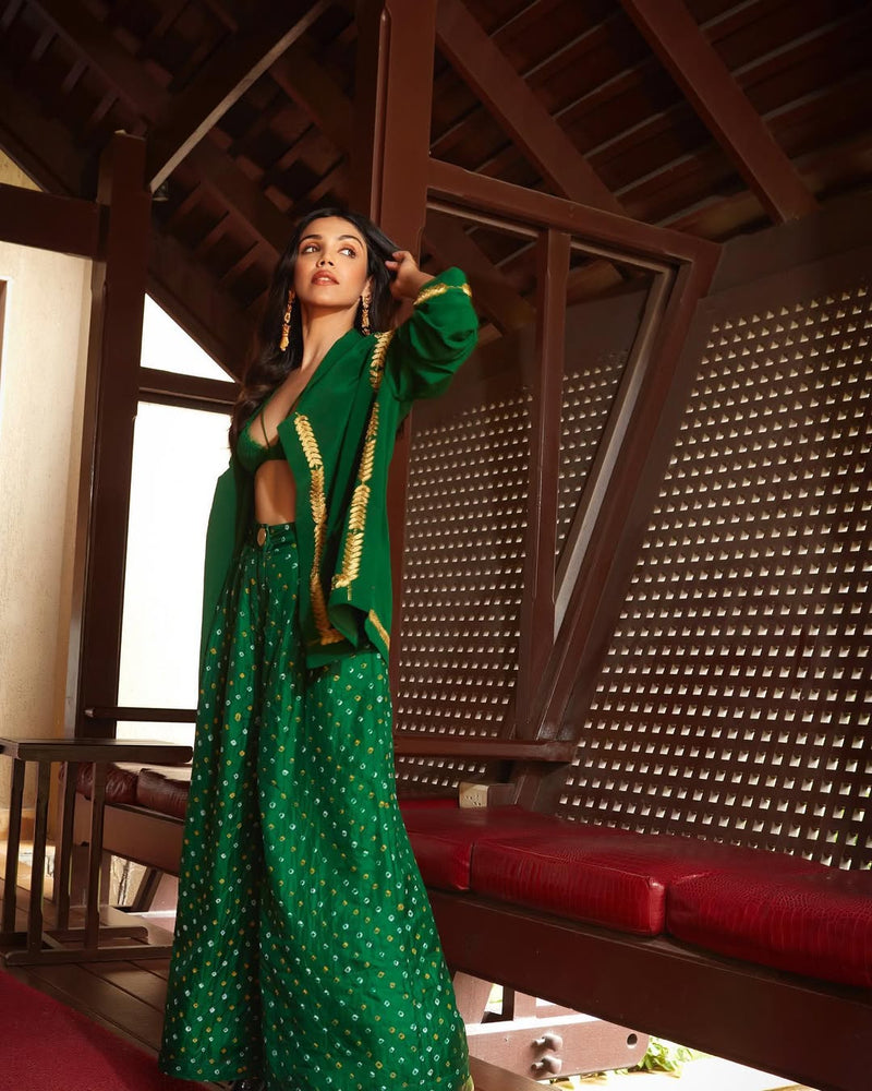 SHRIYA IN THE EMERALD BANDHINI SET